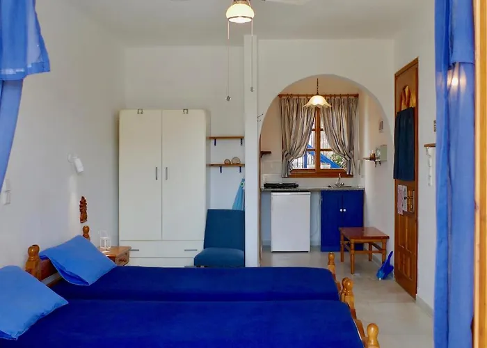 Fi Naxos מלון דירות 4*