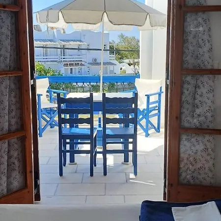 Fi Naxos 公寓式酒店